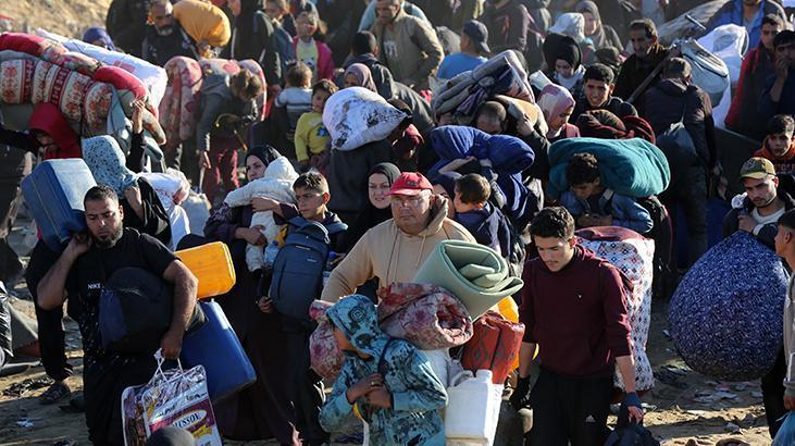 Gazzede zorla yerinden edilen on binlerce Filistinlinin topraklarına dönüşü başladı