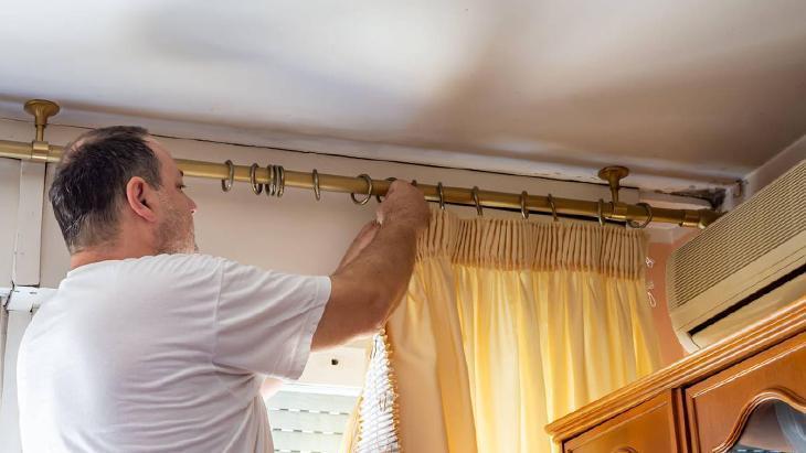 Ev hanımlarının 1 numaralı tüyosu Kornişten çıkarmayın, perde şipşak arınacak