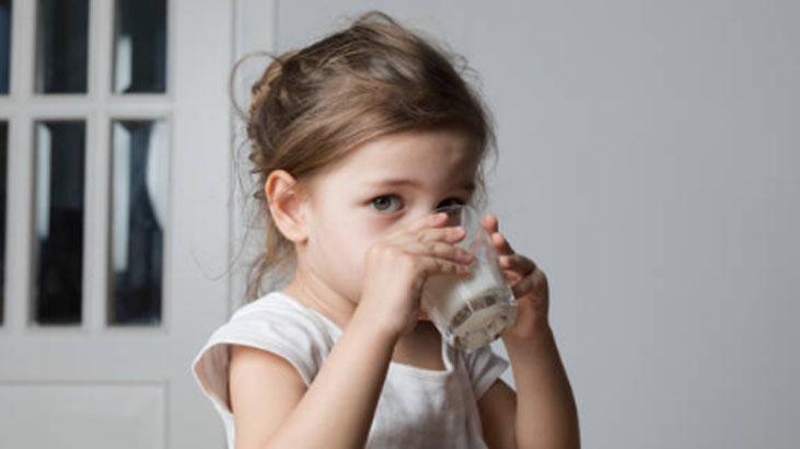 İçine bir çimdik atınca süt asla ekşimiyor Günlerce taptaze kalacak, sırrı beyazda İçine bir çimdik atınca süt asla ekşimiyor Günlerce taptaze kalacak, sırrı beyazda