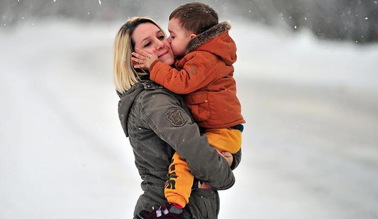 ÇALIŞAN ANNELERE SOSYAL YARDIM BAŞVURUSU NE ZAMAN, NASIL YAPILIR