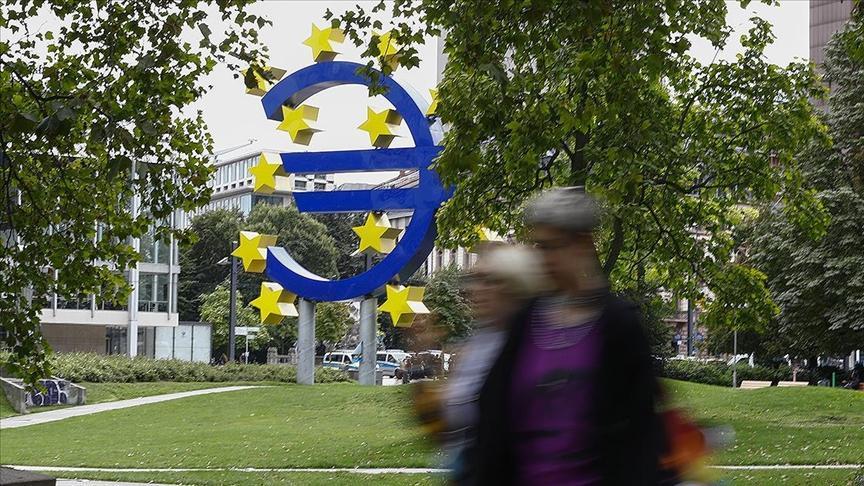 Euro Bölgesi'nde bankalar kredi koşullarını sıkılaştırıyor