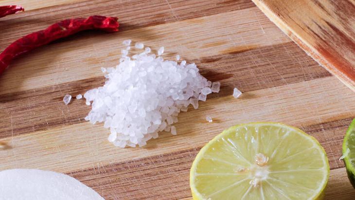 Limon tuzu aldatmacası Mideyi delip geçiyor, kozmetiklerin bile içinde var