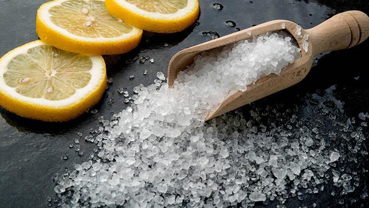 Limon tuzu aldatmacası Mideyi delip geçiyor, kozmetiklerin bile içinde var