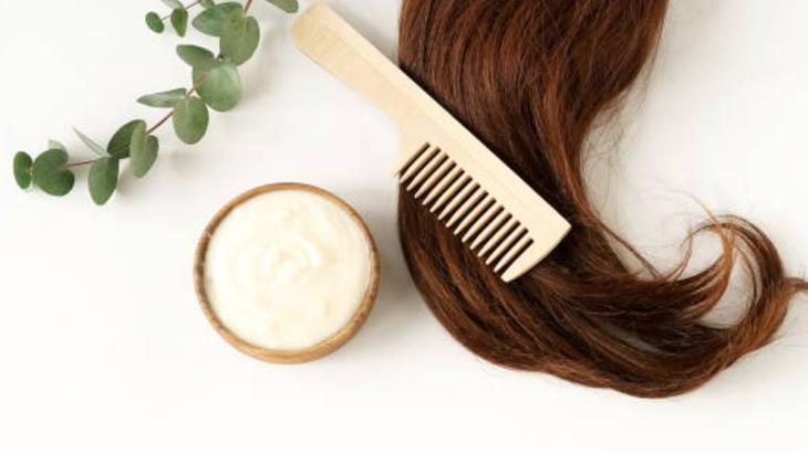 SAÇ BAKIMINDA BİTKİSEL KARIŞIMLAR YER ALIRDI