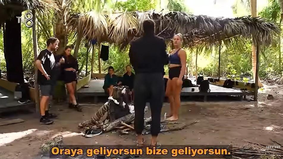 Survivorda Almeda ile Dilşah arasında yetim kavgası İşte televizyonda olmayan kavganın görüntüleri
