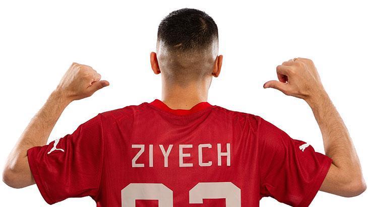Hakim Ziyechin imza töreninden kareler