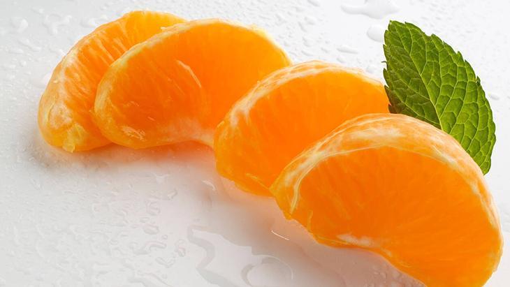 Spor öncesi mandalinayı beyaz lifiyle yiyin, değişimi görün Aynısı portakalda da saklı Spor öncesi mandalinayı beyaz lifiyle yiyin, değişimi görün Aynısı portakalda da saklı