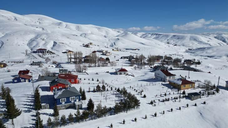Bu köyde sadece 2 mevsim görülüyor: Kış ve yazı yaşıyoruz, yaşantımızdan çok memnunuz