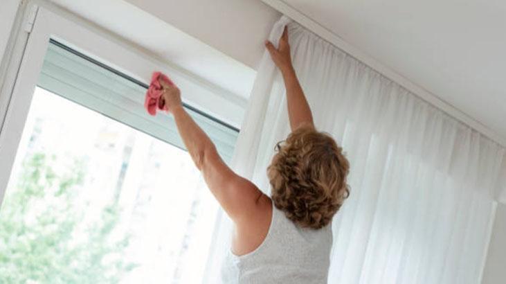 1 şişe saç spreyiyle perde derdinden kurtulun Toz ve kire karşı kesin çözüm