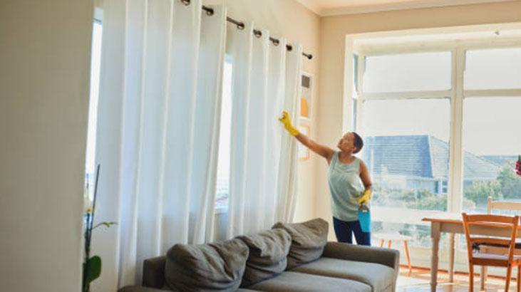 1 şişe saç spreyiyle perde derdinden kurtulun Toz ve kire karşı kesin çözüm