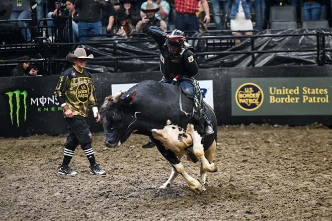 Californiada rodeo yarışı: Ünlü kovboy da katıldı