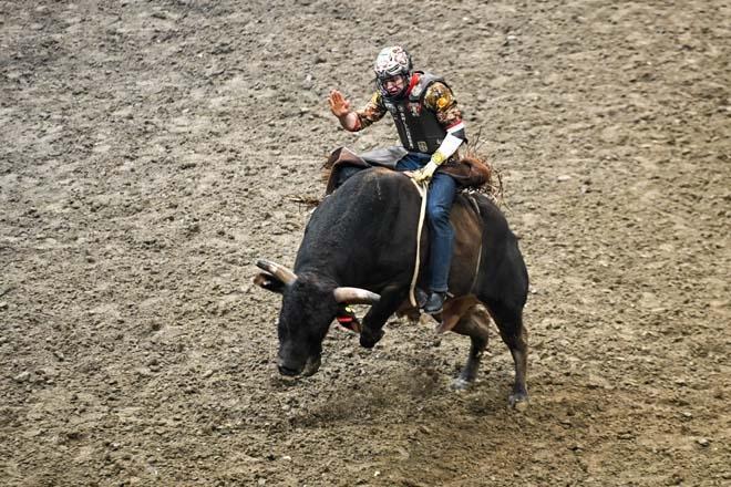 Californiada rodeo yarışı: Ünlü kovboy da katıldı