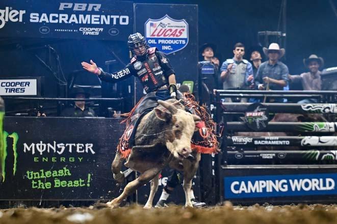 Californiada rodeo yarışı: Ünlü kovboy da katıldı