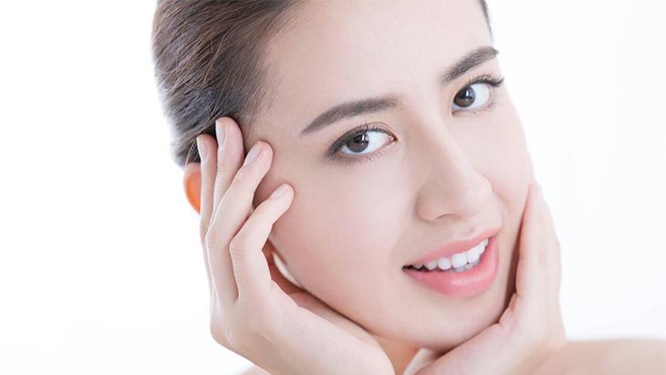 4- Cildi temizlerken Kanola yağı kullanmak