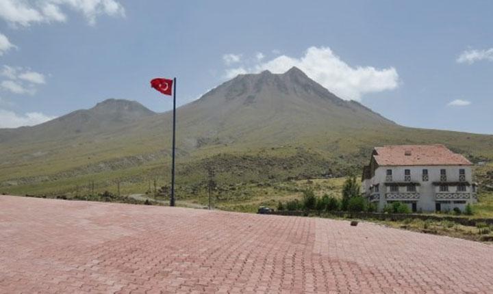Volkanik Dağlar Listesi ⛰️ Türkiyede aktif volkan var mı Türkiyedeki volkanik dağlar hangileri