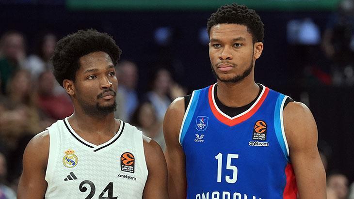 Anadolu Efes - Real Madrid maçından kareler