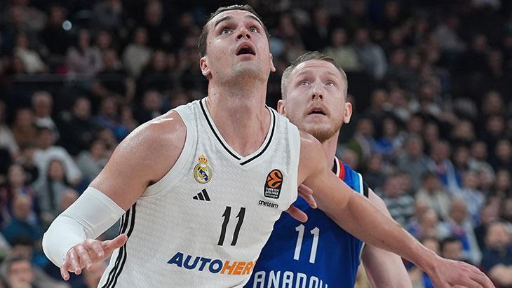 Anadolu Efes - Real Madrid maçından kareler