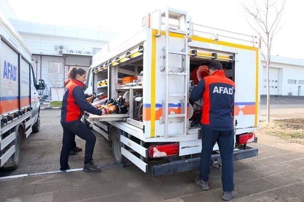 AFAD ekipleri depremin merkez üssünde yaşadıklarını unutamıyor: Öldüğümü düşündükleri için beni tanımadılar