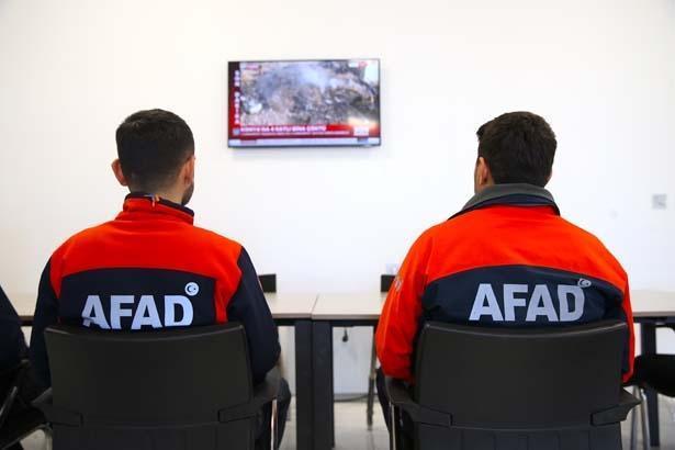AFAD ekipleri depremin merkez üssünde yaşadıklarını unutamıyor: Öldüğümü düşündükleri için beni tanımadılar