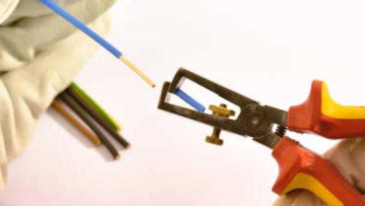 Kopunca tellerini çıkarmadan sarmayın Şarj kablosunun sağlıklı tamiri başkaymış