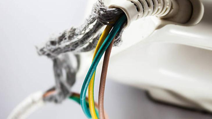 Kopunca tellerini çıkarmadan sarmayın Şarj kablosunun sağlıklı tamiri başkaymış