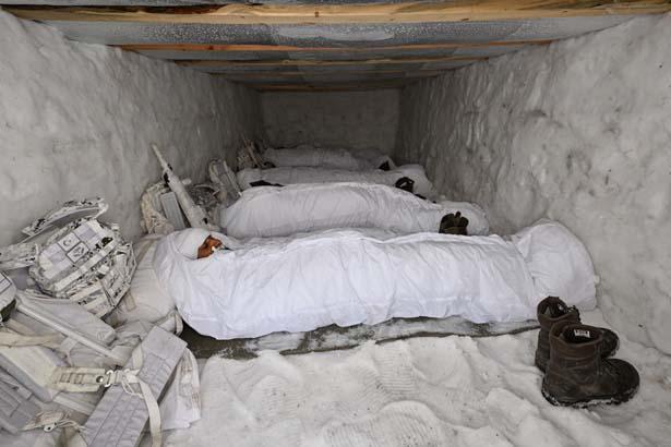 Komandolar tilki oyuğunda geceyi geçirdi Nefes kesen görüntüler paylaşıldı