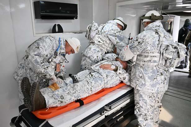 Komandolar tilki oyuğunda geceyi geçirdi Nefes kesen görüntüler paylaşıldı