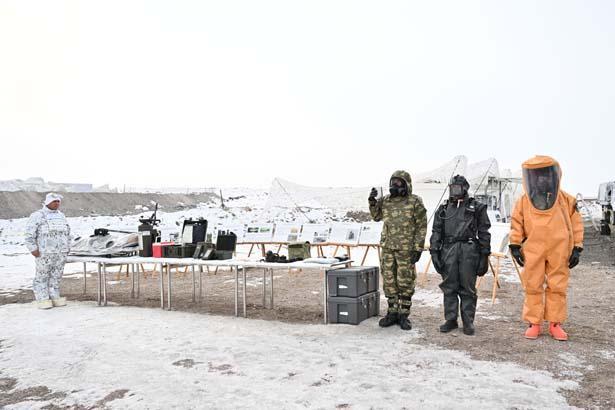 Komandolar tilki oyuğunda geceyi geçirdi Nefes kesen görüntüler paylaşıldı