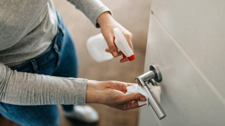 Kapı kollarındaki pası ve kiri tek hamlede söküp atacak Evdeki 2 malzeme yetiyor Kapı kollarındaki pası ve kiri tek hamlede söküp atacak Evdeki 2 malzeme yetiyor