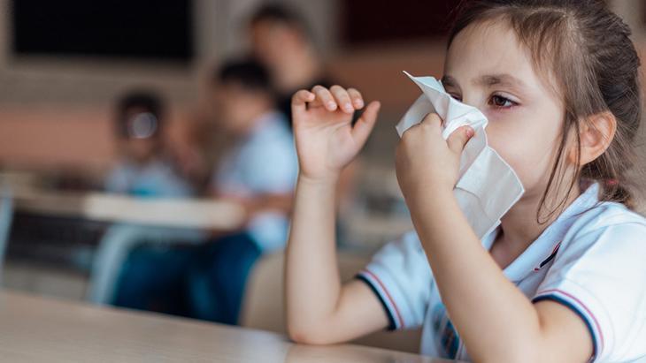 Ateş, burun tıkanıklığı, kas ve eklem ağrısı