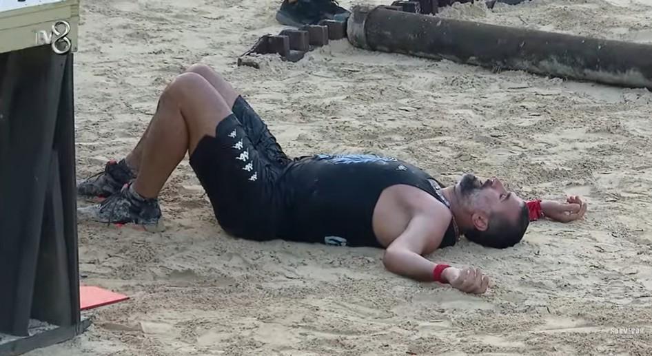 Survivor Hikmet oyun sonrası fenalaştı Takım arkadaşları başından ayrılmadı Survivor Hikmet oyun sonrası fenalaştı Takım arkadaşları başından ayrılmadı