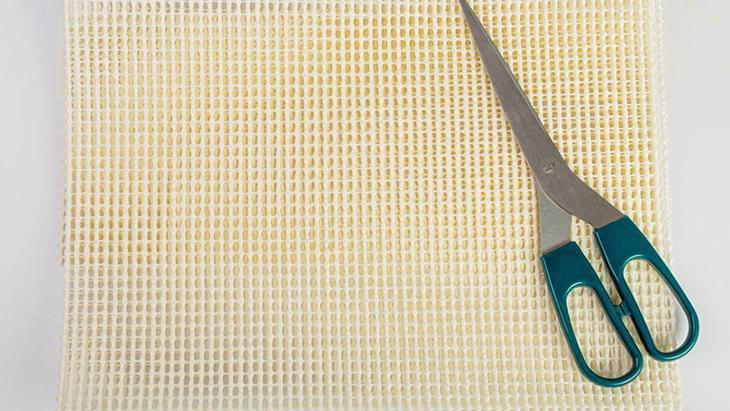 Ayağınızın altından kayan halılara son Fısıltıya dahi duvar oluyor, üstelik güvenli