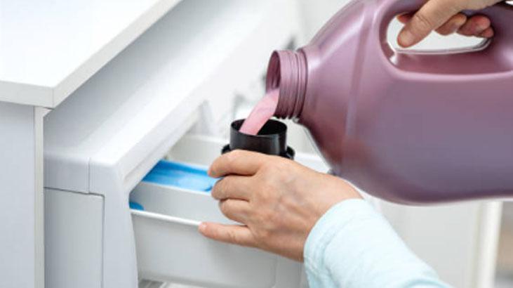 Otelcilerin yumuşatıcı yöntemi, etkisi inanılmaz Sifondaki suya dökmek yetiyor