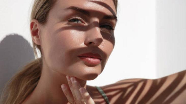 Yanak sarkmasını engelleyen taktik, kreme hiç gerek yok 50 saniye sürecek Yanak sarkmasını engelleyen taktik, kreme hiç gerek yok 50 saniye sürecek