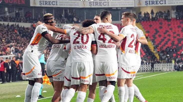 GALATASARAYDA 4 FUTBOLCU CEZALI