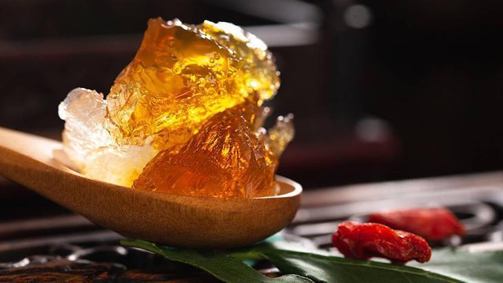 Şeftali ağacının gövdesinden sızan mucize sakız Hem yaşlanma hem de hastalanma karşıtı Şeftali ağacının gövdesinden sızan mucize sakız Hem yaşlanma hem de hastalanma karşıtı