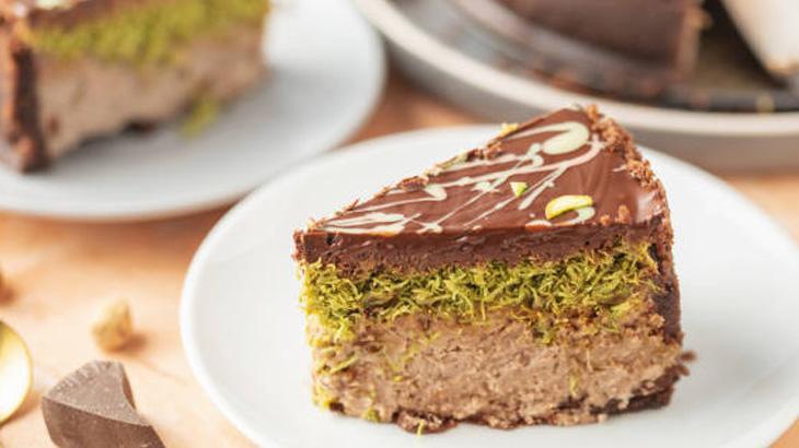 Dünyayı kasıp kavuran Dubai çikolatasını solladı Dubai Çikolatalı Brownie Dünyayı kasıp kavuran Dubai çikolatasını solladı Dubai Çikolatalı Brownie