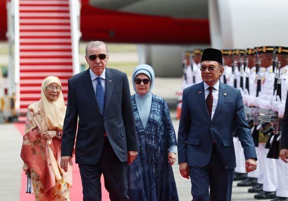 Asya turu başladı! Erdoğan'a Malezya'da fahri doktora beratı verildi