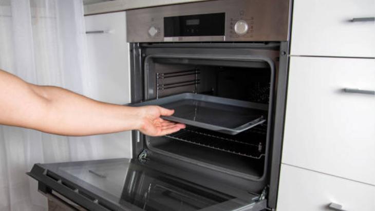 Fırının altındaki çekmece tepsi için değilmiş Koyanlar yandı: Orası da ısınıyor