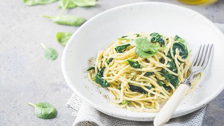 Bulaşık derdine son veren ıspanaklı makarna tarifi Tek tabakta iş tamam, yarım saat yetiyor