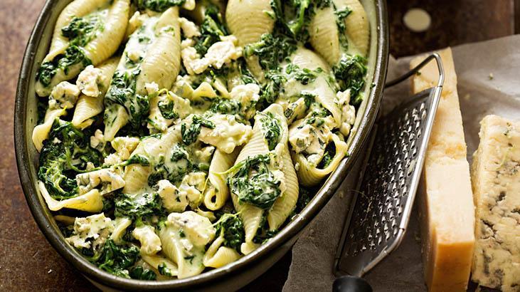 Bulaşık derdine son veren ıspanaklı makarna tarifi Tek tabakta iş tamam, yarım saat yetiyor