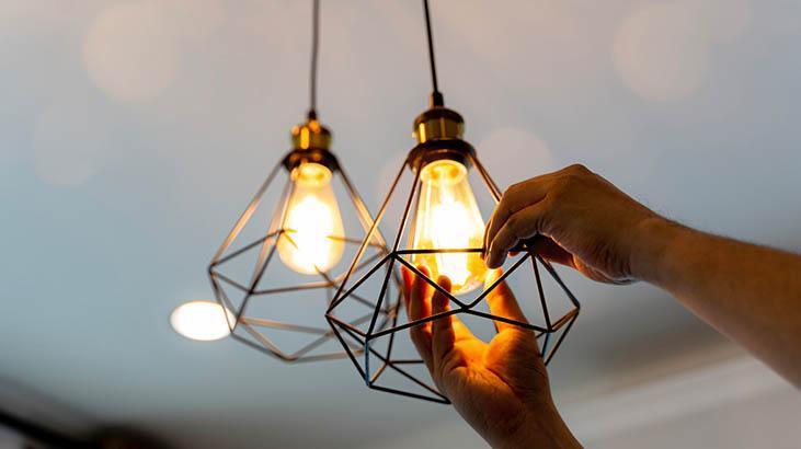 Elektronlar nasıl hareket eder