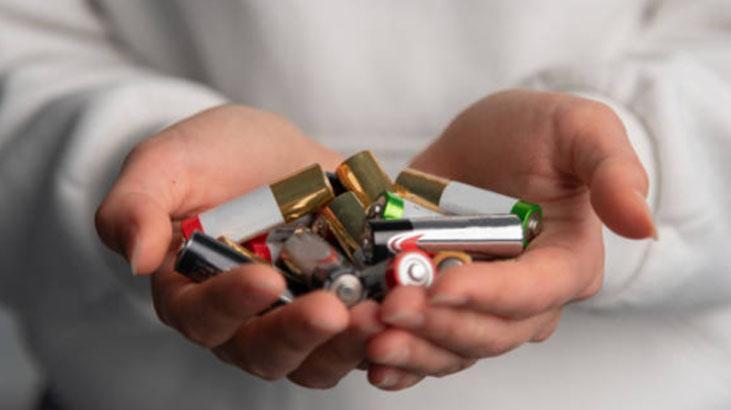 Boş mu, dolu mu saniyeler içinde görün Pil için tüyo basit, zıplaması işaretmiş