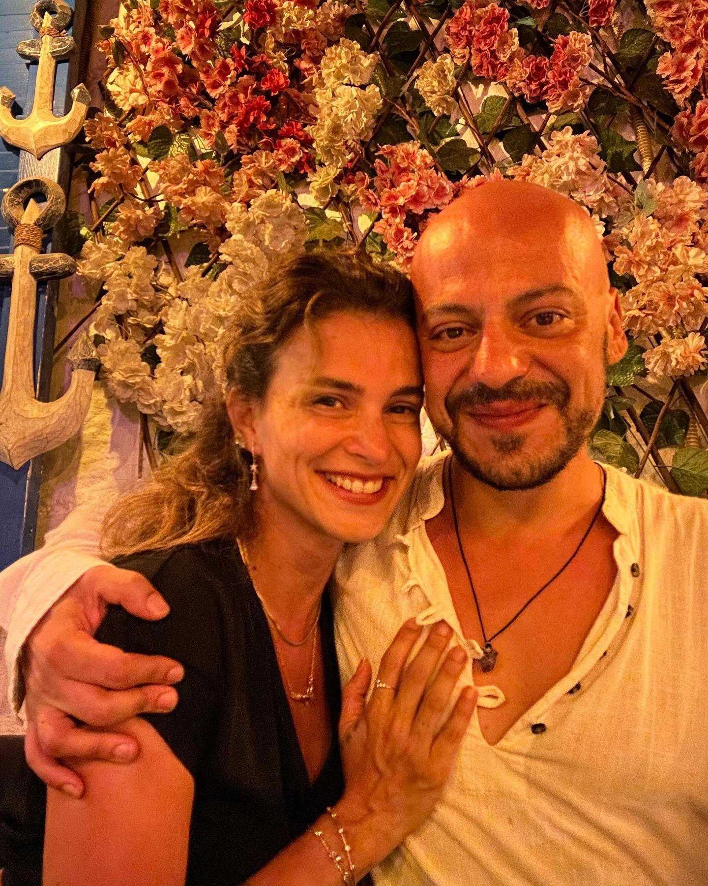 Pınar Sakanın eşi ünlü bir müzisyen çıktı İşte Pınar Sakanın eşi Erhan Seçkinin kariyeri