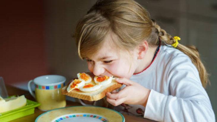 Çocukları obeziteden uzak tutacak Cips ve çikolata yerine geçen alternatifler Çocukları obeziteden uzak tutacak Cips ve çikolata yerine geçen alternatifler