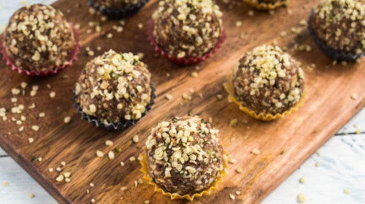 Muzlu yulaf topları Muzlu yulaf topları