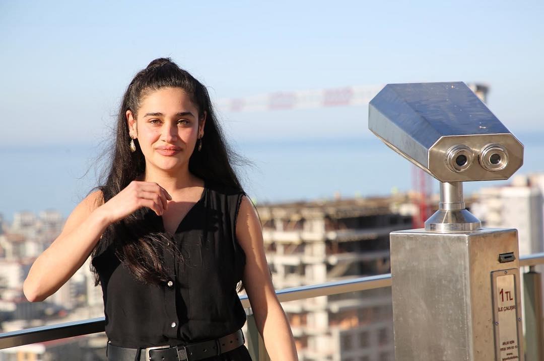 Meltem Miraloğlunun hayat hikayesi duygulandırdı Diyarbakırdan Amerikaya uzanan zorlu yaşam mücadelesi... Meltem Miraloğlunun hayat hikayesi duygulandırdı Diyarbakırdan Amerikaya uzanan zorlu yaşam mücadelesi...