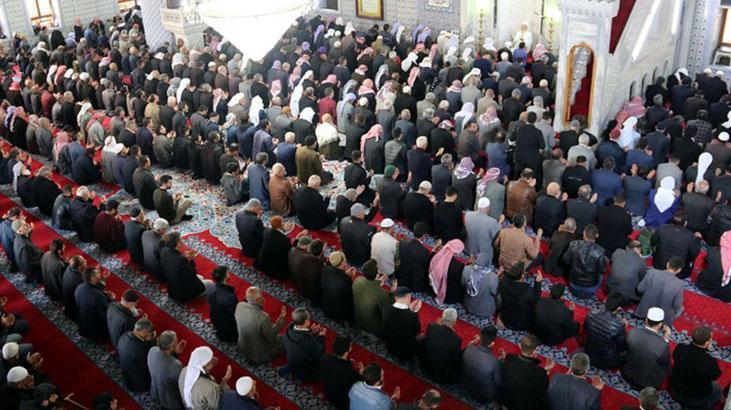 MÜBAREK CUMA NAMAZI KILINIŞI Cuma namazı kaç rekat nasıl kılınır Adım adım cuma namazı kılınışı Diyanet bilgisi...