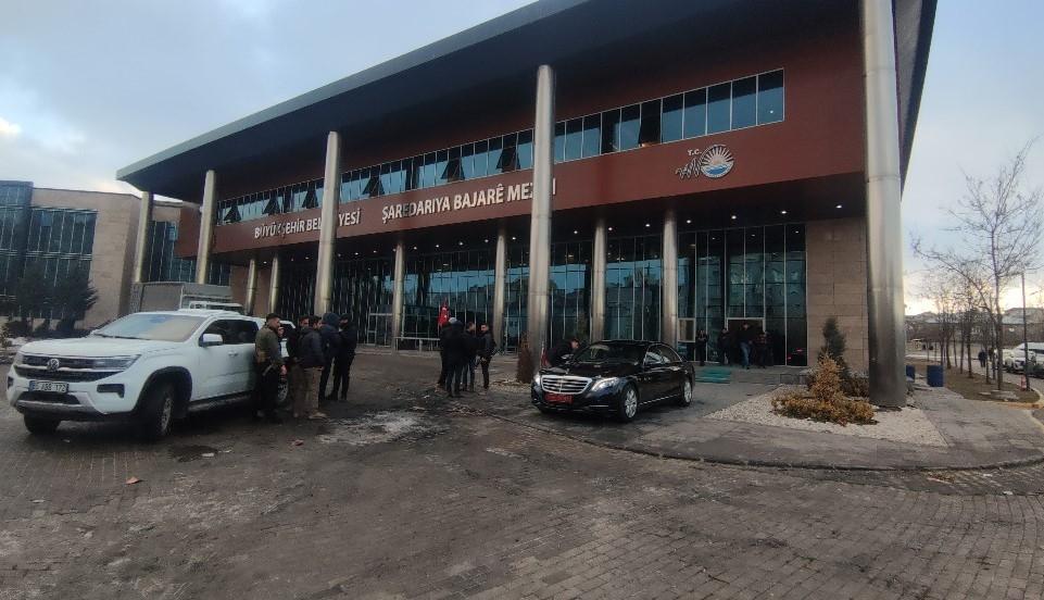 Van Büyükşehir Belediye Başkanı Abdullah Zeydanın yerine kayyum atandı Van Büyükşehir Belediye Başkanı Abdullah Zeydanın yerine kayyum atandı