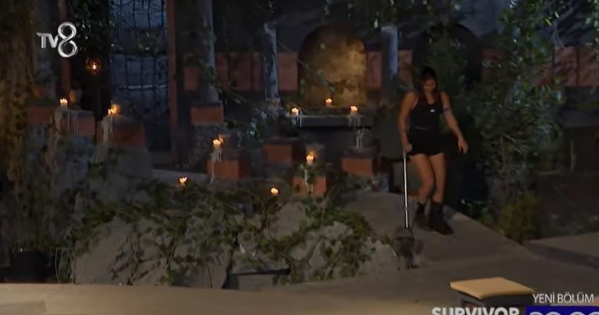 Survivorda kritik konsey Sakatlık geçiren Ayşe Yüksel için karar belli oldu Survivorda kritik konsey Sakatlık geçiren Ayşe Yüksel için karar belli oldu